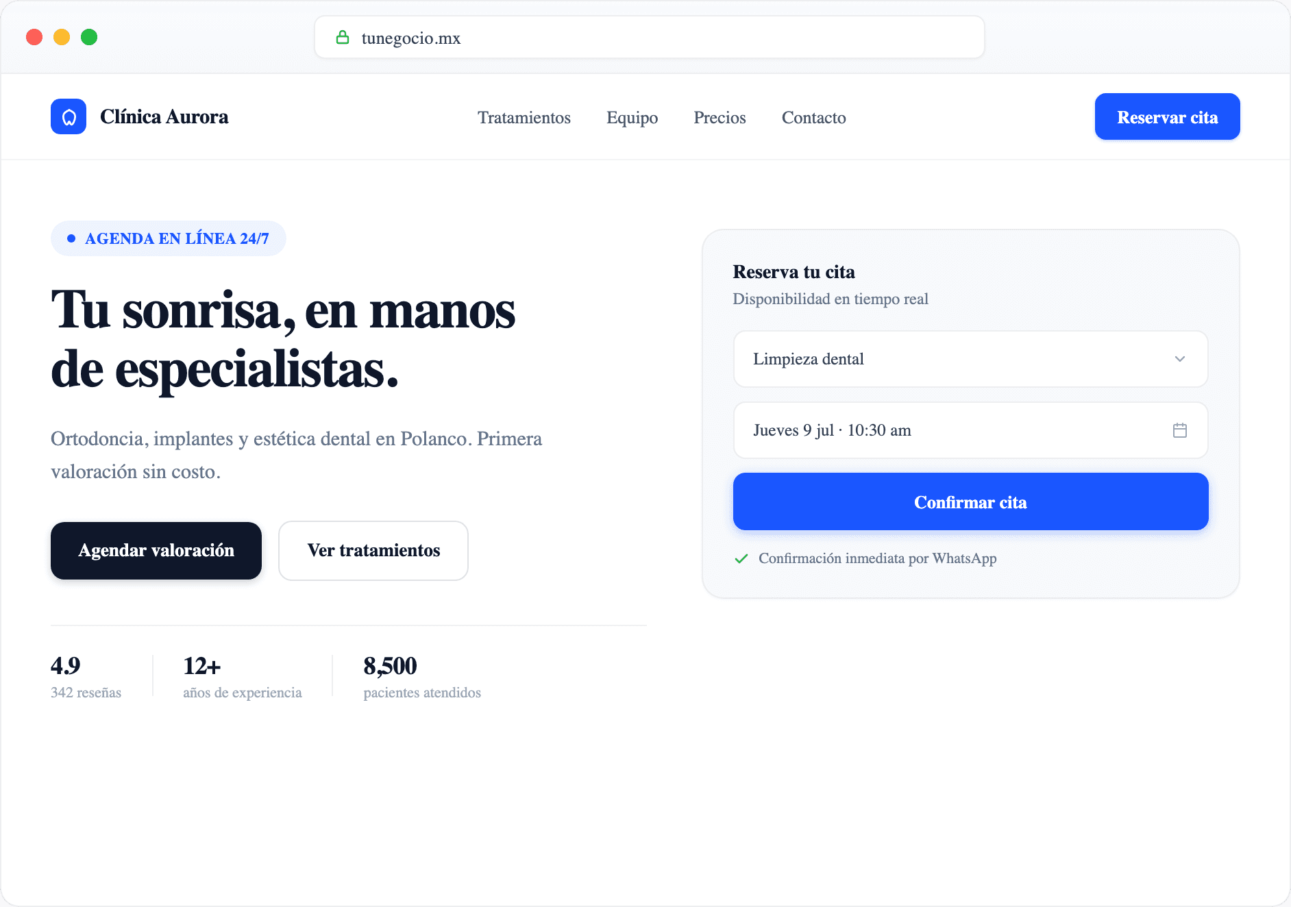 Panel de un sitio web de ejemplo posicionado #1 en Google, con WhatsApp Business respondido por un asistente de IA, leads organizados y visitas del sitio en aumento